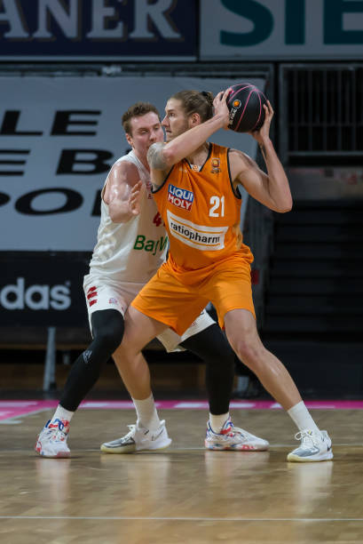 多数人将矛 多数人将矛