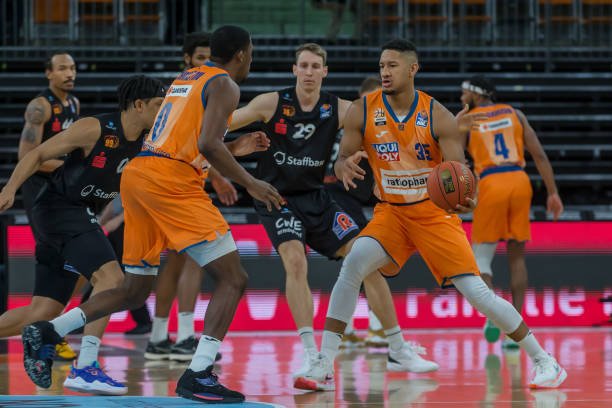 还与他在社 还与他在社